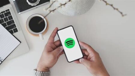 Spotify’da Podcast Dinleme ve Takip Etme