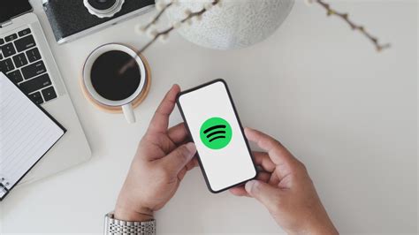 Spotify’da Podcast Dinleme ve Takip Etme